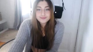 Kebabqueen Gray Beanie stream (McD's and ice cream)