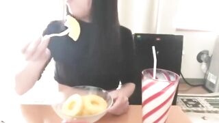 まゆげちゃん_(5)_お寿司正面